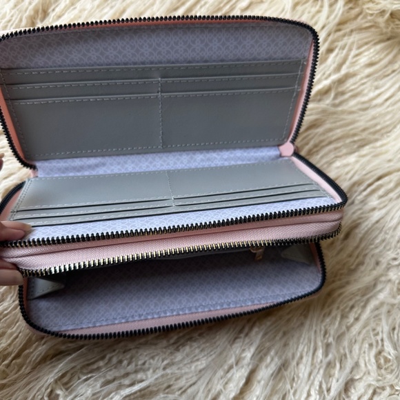Daisy Fuentes Soft Pink Wallet - Picture 13 of 13